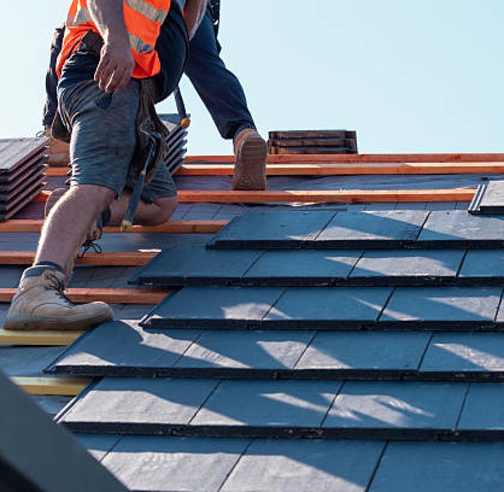 Licensed Roofing Company Pinnacle Roofing Partners using safety equipment