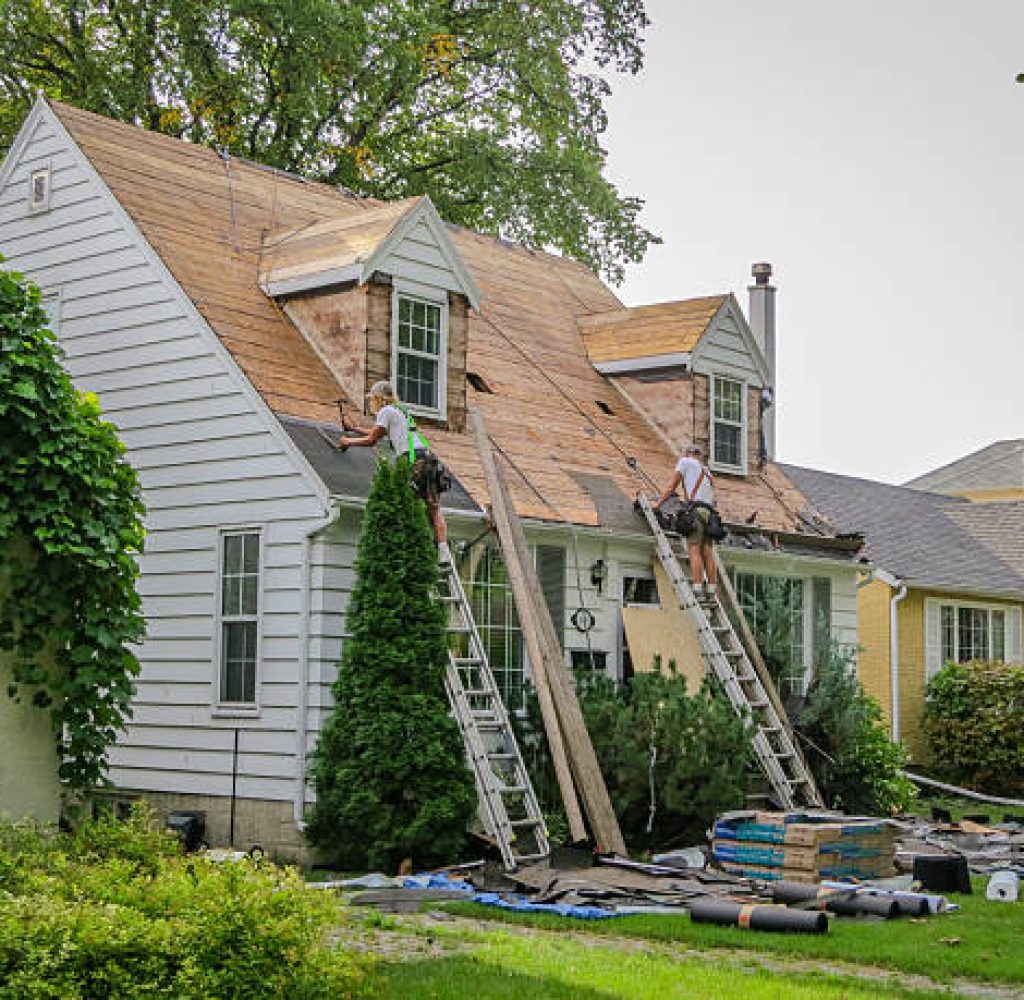 istockphoto-2222117512-612×612 Pinnacle Roofing Partners expert installing durable shingles in Travis County, TX