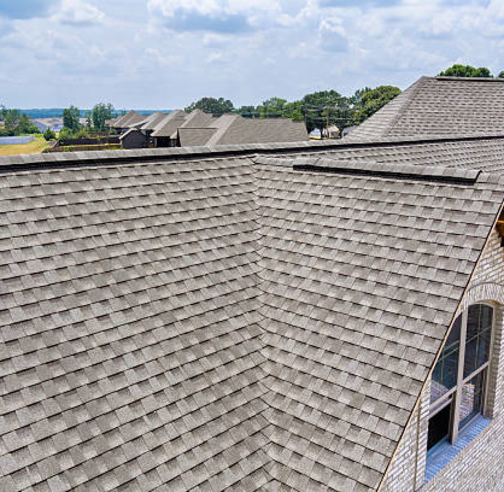 istockphoto-2222925932-612×612 Professional roofer working on residential roof in Travis County, TX